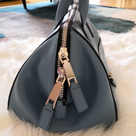 Authentic Marc Jacobs small incognito leather tote - Picture 4 of 8